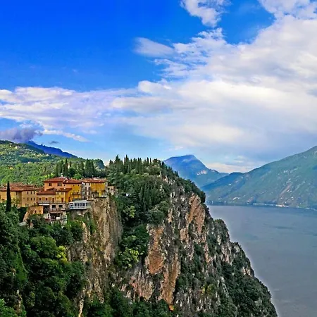 Villa Paradiso Pieve By Gardadomusmea *