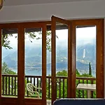 Paradiso Pieve By Gardadomusmea Villa